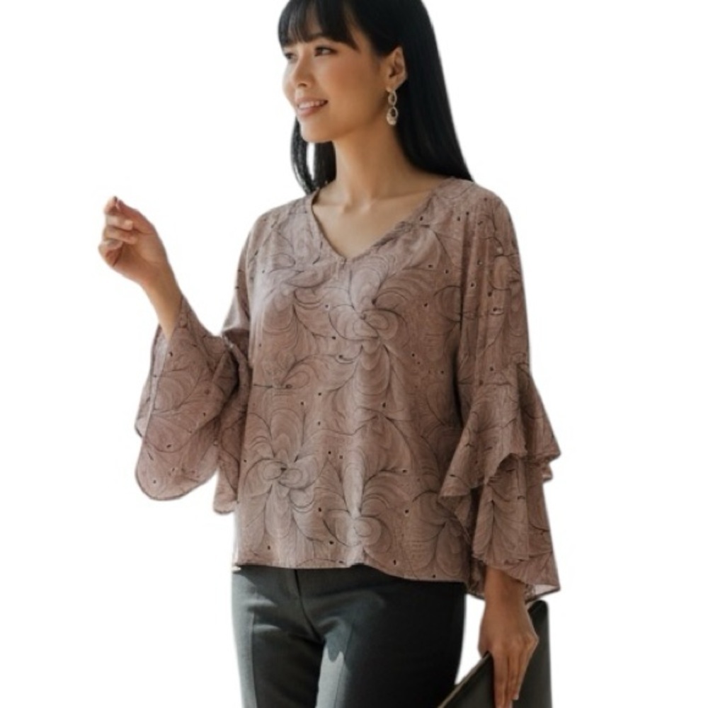 Chelsea28 Small Blush Romantic Silky Ruffled V-neck Blouse